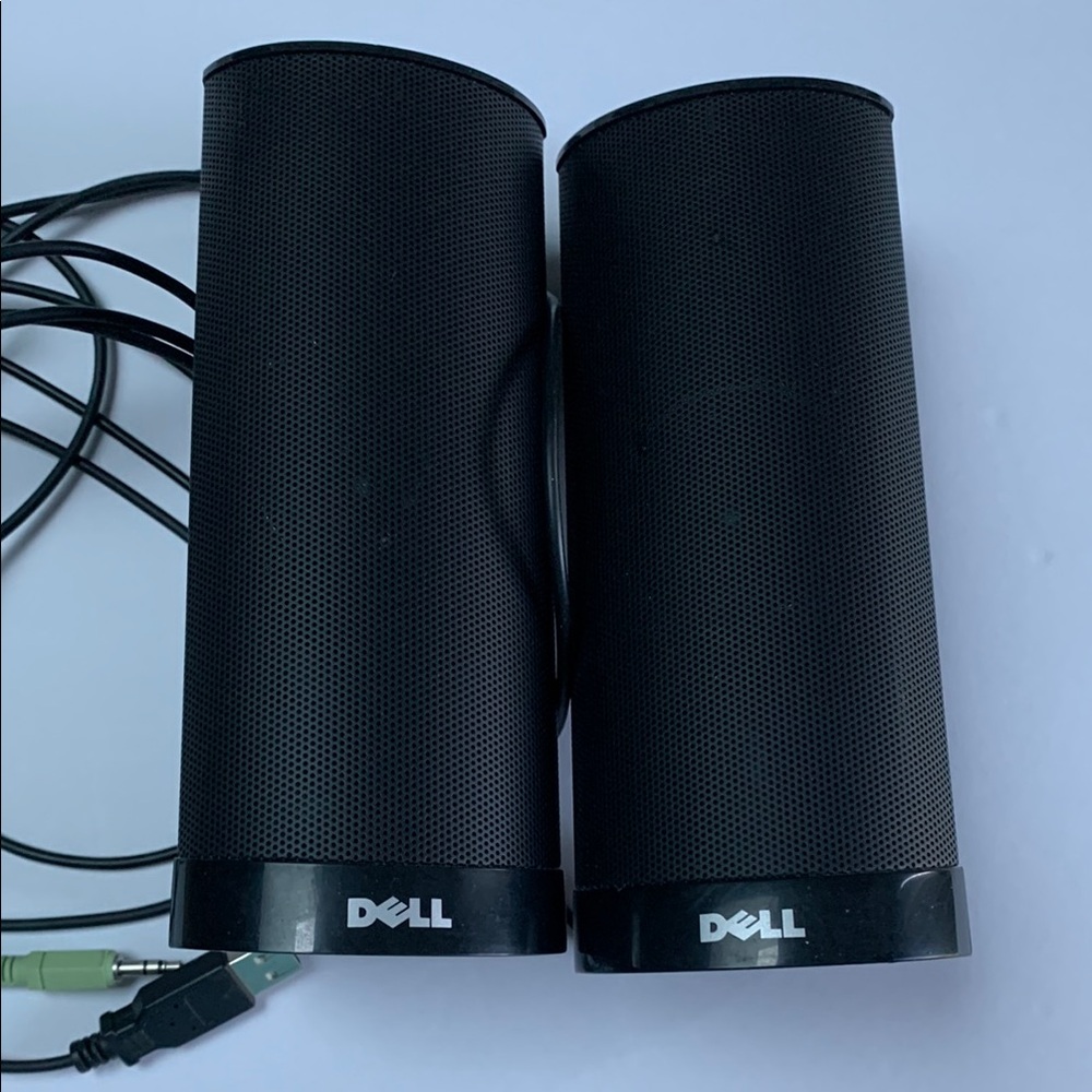 Dell MHK-AX210(B) Black Computer Speakers , Pre-owned.Set of 2. Great condition
